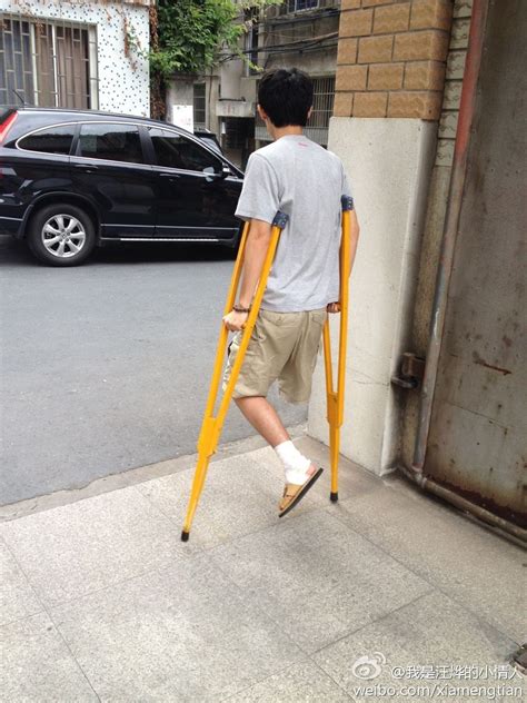 Wooden Shoulder Crutches Guys Overrated Amputee