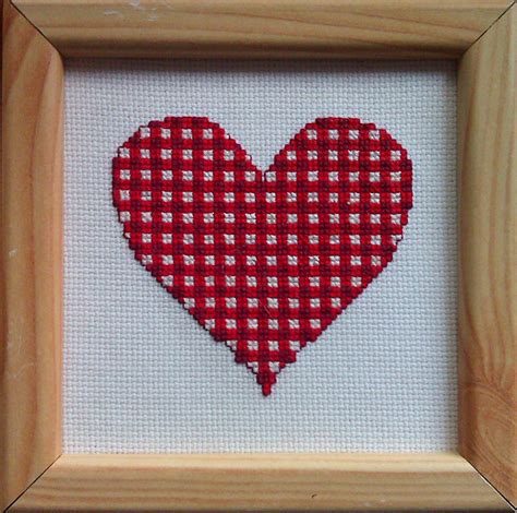Get going though as you've only got just over a month to go! Free Gingham Cross Stitch Valentine's Heart Pattern | hubpages