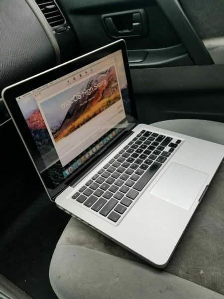 Excelente 17 Inch Apple Macbook Pro Laptop Computer In Perfect