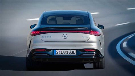 2022 Mercedes Benz Eqs Debuts With Slippery Styling And 478 Mile Range