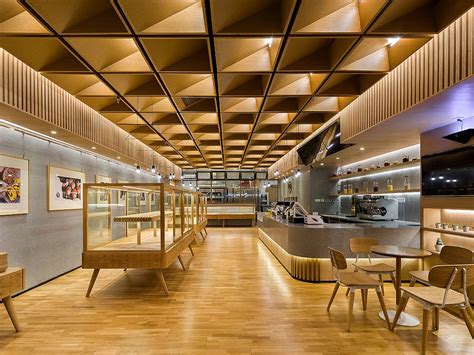 Pin By Gaid On Display Ceiling Design Cafe Design Lobby Design