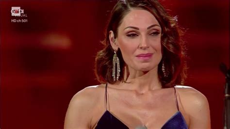 Sanremo Le Lacrime Di Anna Tatangelo La Cantante Si Commuove Sul My Xxx Hot Girl