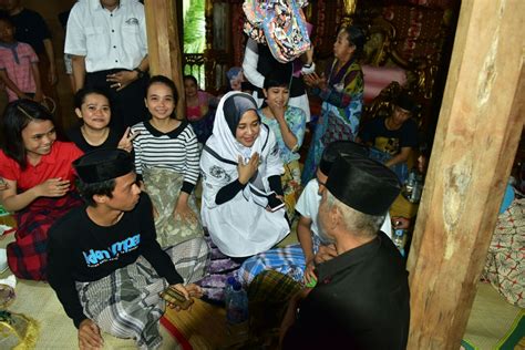 Fatmawati Majid Disambut Ratusan Warga Towani Tolotang FAJAR