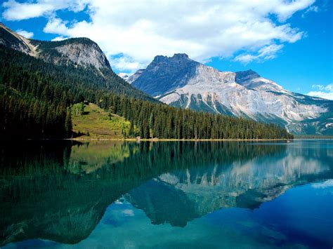Emerald Lake Yoho National Park British Columbia Canada Picture