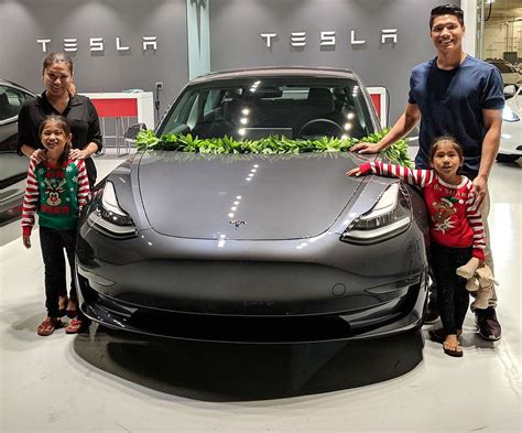 A recent lendingtree study found that tesla owners are likely to have the highest average credit scores among customers looking to purchase a vehicle. Tesla owners receive Holiday deliveries amid Q4's end-of ...