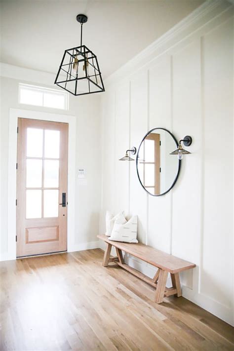 20 Tips For Creating A Minimalist Home According To Experts Entryway