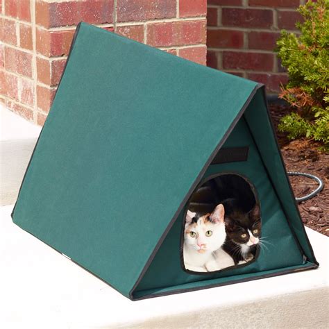 The Only Outdoor Heated Multi Cat Shelter Hammacher Schlemmer