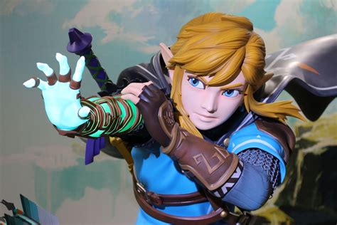 The Legend Of Zelda Tears Of The Kingdom Une Superbe Statue De Link à échelle Humaine Exposée