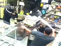 Video N Y Store Clerk Foils Robbery With Machete
