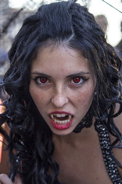 How To Look Like A Female Vampire For Halloween Sengers Blog
