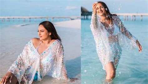 Sonakshi Sinha Shared Bold Photos From Maldives Sonakshi Sinha Wore Bikini