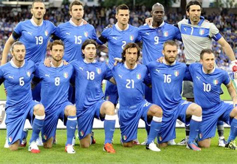 Italien hat einen neuen rekord aufgestellt: Mit welcher Aufstellung kann Italien bei der EM was reißen? - Goal.com