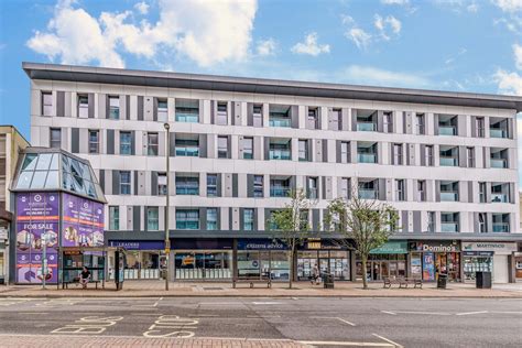 1 bed flat for sale in Queensgate, High Street, Redhill, Surrey RH1