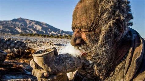 Meet Worlds Dirtiest Man Amou Haji Who Has Not Bathed In Over 65 Years