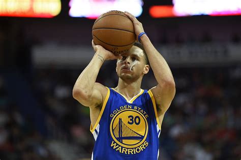 Stephen Curry Shoots Better When Chewing His Mouthguard Wsj