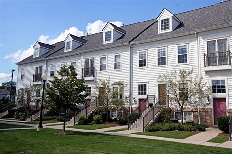 Our network of local florists and flower shops offers same day delivery for all occasions. Nielsen Square Condos, Ann Arbor | Downtown Ann Arbor Condos