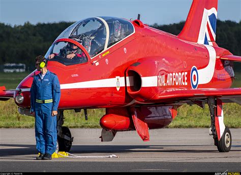 Xx322 Royal Air Force Red Arrows British Aerospace Hawk T1 1a At