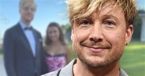 Egal ob professioneller sänger oder die aktuelle jury besteht aus mark foster, wiederkehrer rea garvey, sido und alice merton. The Voice of Germany: "Krasser Moment": Dieser Sänger ...