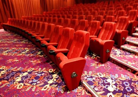 Banyaknya bioskop di indonesia, antara lain cinema 21, xxi, blitzmegaplex, platinum. Rasanya Nonton Film di Bioskop ScreenX, Layarnya 270 ...