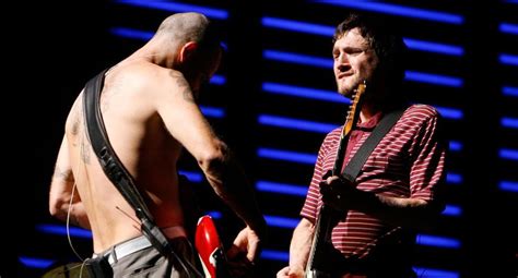 Celebrities Red Hot Chili Peppers John Frusciante Regresa Luego De 10