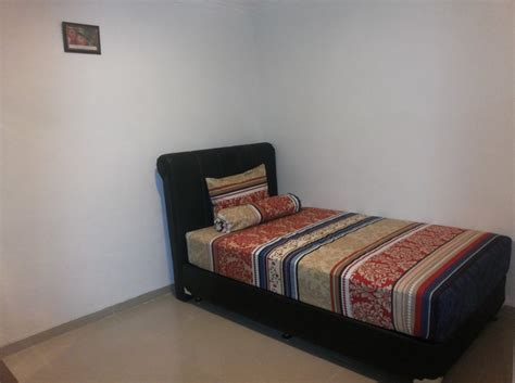 Anda juga perlu mempertimbangkan kebutuhan spesifik anda sendiri, seperti berapa banyak penghuni rumah atau anggota keluarga yang ada, jumlah kamar mandi, dan sebagainya. Kos Jakarta Pusat Kamar Mandi Dalam Harga Terjangkau ...