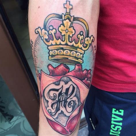 Crown tattoo designs are one of the best tattoos suitable for people having the characters of being a leader, king/queen, and people who love enjoying respect. 55 Best King And Queen Crown Tattoo - Designs & Meanings ...
