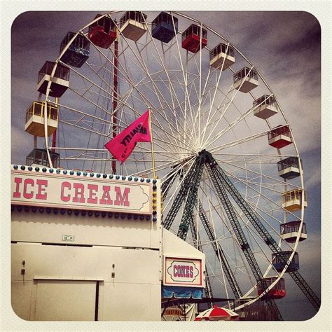 Ice Cream Ferris Wheel Seaside credit René Marie Photography