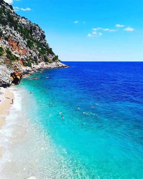 Croatia is also known for the beauty of its beaches such as brela beach, makarska beach or the secret little beach of stiniva. This is NOT another guide for Dubrovnik. | Travel Blog | Croatia | Lighthouse Adventure Travel