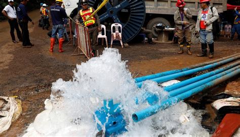 Another 100 divers and rescuers, along with ambulances and other vehicles were in the area as the operation began. Thai cave rescue: Water pumps failed moments after last ...