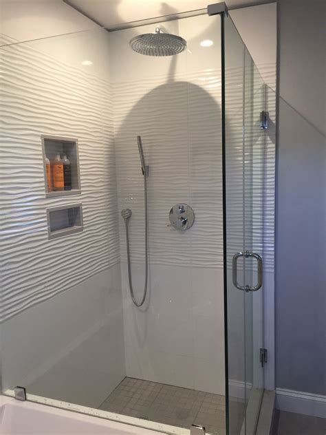 Removing ceramic tiles is a time consuming job, especially if you're trying to preserve them for reuse elsewhere. Peabody Bathroom Refinishing | Bay State Refinishing