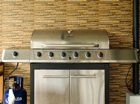 To start cleaning, clean the exterior of your grill. How to Clean a Gas Grill (with Pictures) - wikiHow