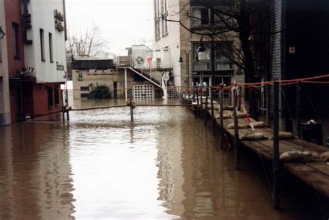 Diverse plätze im stadtgebiet köln. DLRG - Ortsgruppe Köln Rodenkirchen e.V. - Hochwasser in ...