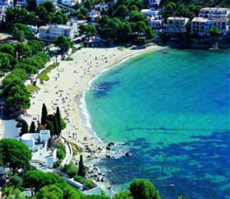 Si huyes de los hoteles porque te parecen unos alojamentos completamente impersonales y prefieres tener un toque doméstico, entonces te. Hoteles en la Costa Brava baratos para Agosto | Ofertas de Hoteles en la Costa Brava baratos ...