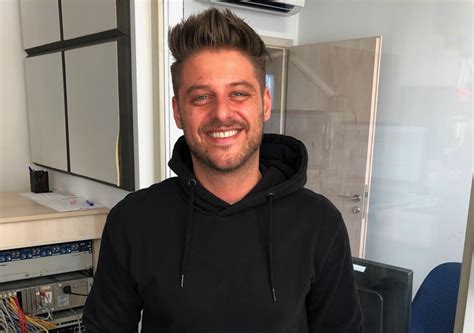 Megmutatta a barátnőjét baronits gábor. Baronits Gábor megszenvedte, hogy a szülei ismert művészek ...