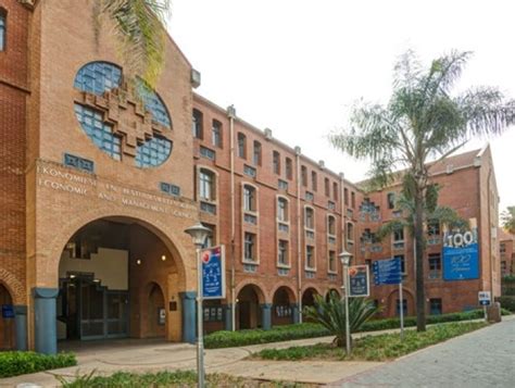 Ems Moves Up In The Qs Rankings University Of Pretoria