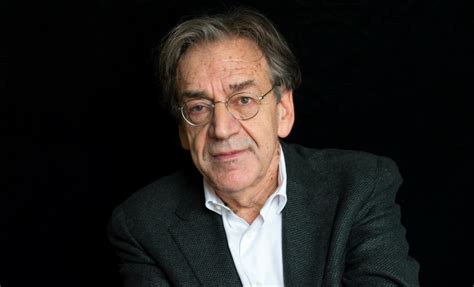 He has written books and essays on a wide range of topics, many on the ideas of tradition and identitary nonviolence. Alain Finkielkraut: le déni médiatique n'a pas dit son dernier mot - Causeur