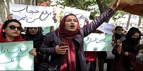 زنان افغانستان علیه طالبان؛ برقع حجاب من نیست عکس تازه نیوز