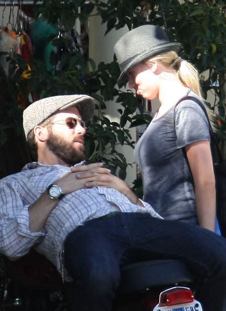 Scarlett Johansson Ryan Reynolds Kiss