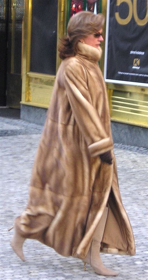 Prag Street Fur Fashion Mink Mature Lady In Full Lenght M Flickr