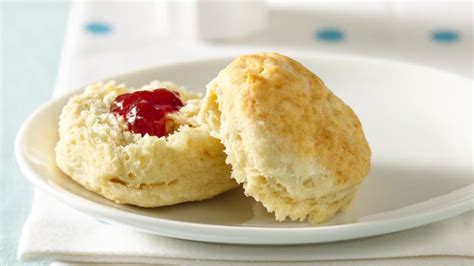 A super simple self raising flour bread recipe, without using any yeast. Self-Rising Biscuits recipe from Betty Crocker