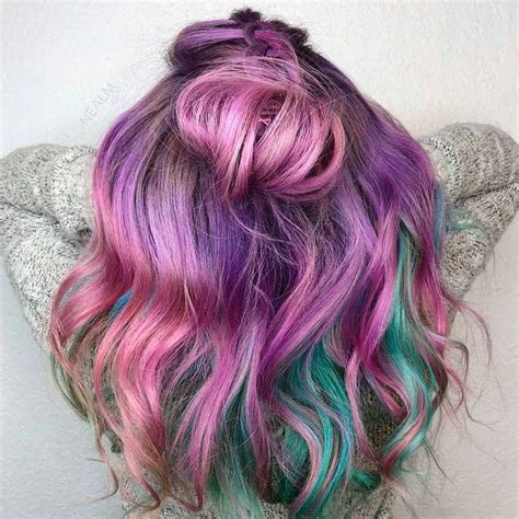 10 Inspirasi Warna Rambut Peek A Boo Hair Yang Sedang Tren