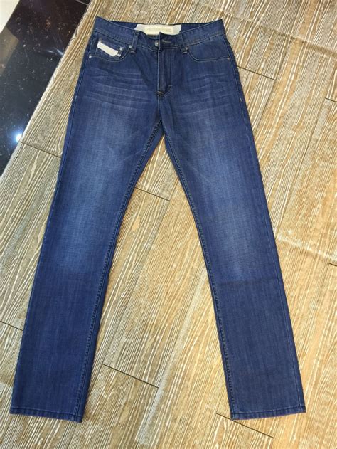 Does Light Blue Go With Black Jeans - 7 Ideas For Black Shirt Combinations Pants 2022
