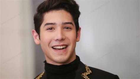 หากใครอยากรู้จัก แพทริค คุณ นักมายากลหนุ่มหล่อ อนาคตไกล คนนี้มากยิ่งขึ้น เสาร์นี้ (17 มี.ค.61) ต้องติดจอรอดูรายการ ตีสิบเดย์ เพราะเขาจะนำกลที่. ต้นสังกัดตัดหาง..เด็กเส้น!เจอแบบนี้ "แพทริค" เคลียร์เรียบ