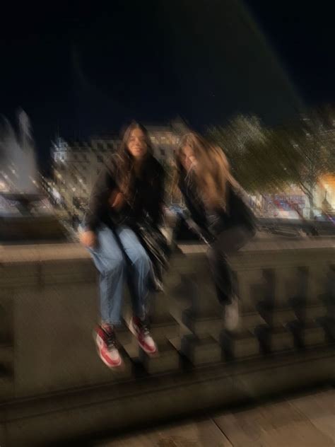 Blur 🌟 Best Friends Aesthetic Blurry Pictures Night Aesthetic