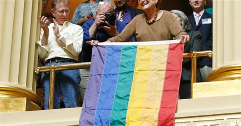 Rhode Island Becomes 10th Us State To Allow Gay Marriage National
