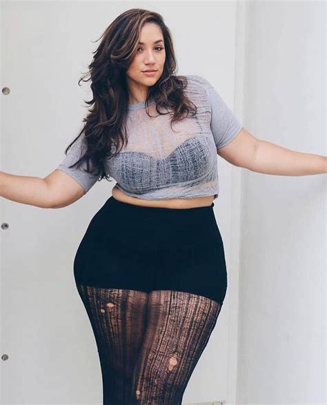 Fashion On Curvy En Instagram “repost Theericalauren • • • • • • 🖤 Tap And Swipe🖤 Since Its