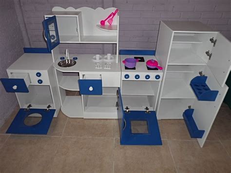 Los niños juegan con cocinas de juguete por imitación y se divierten más cuanto más se parece el juguete a la realidad. muebles cocina infantil juego cocinita casita rincon ...