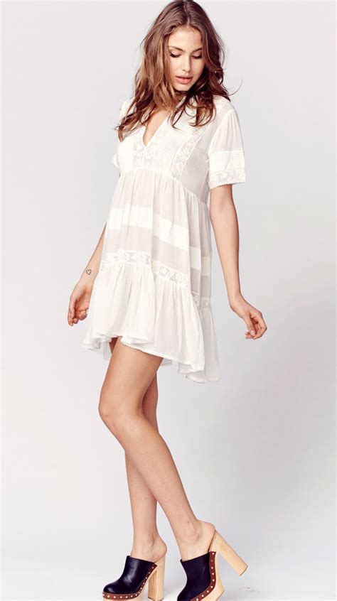 2019 Wholesale Casual Loose Fit Summer Dress Women White Cotton Mini Dresses Vneck Embroidery