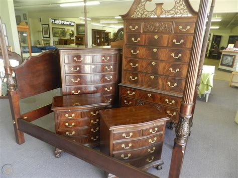 The furniture has a sturdy masculine design. Drexel Heritage Mahogany Bedroom Set | #1834275356