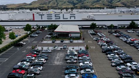 Source Tesla Picks Austin Tulsa As Finalists For New Us Factory Ktla